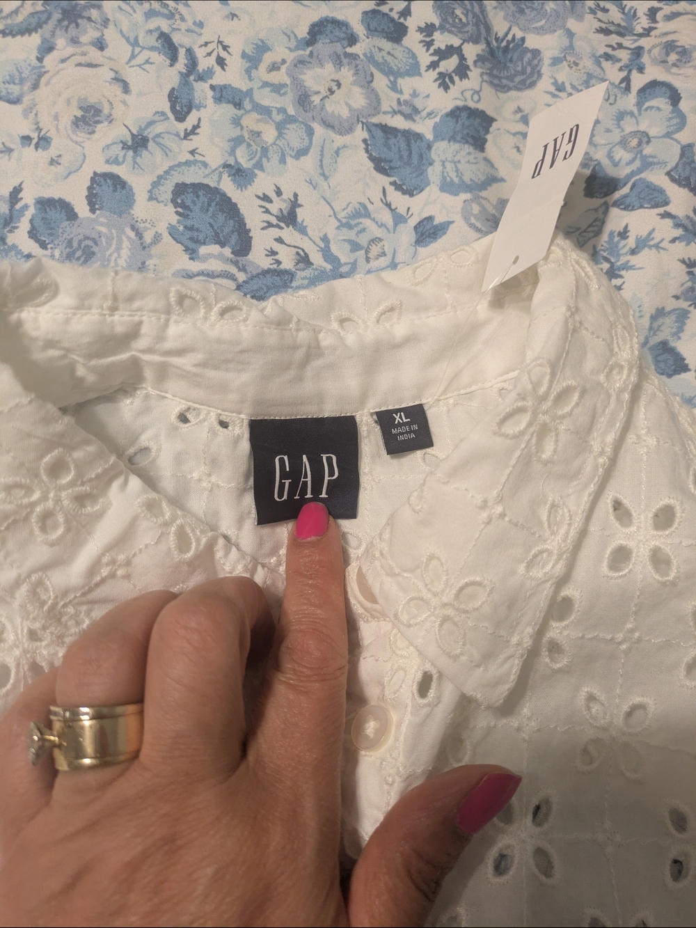GAP White Eyelet Button-Front Dress - Picture 6 of 8